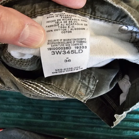 Wrangler Men's Olive and Gray Cargo Shorts - Picture 10 of 12